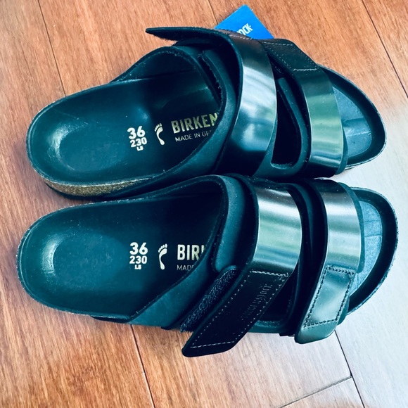Birkenstock Uji Nubuck shine Leather straps adjustable slide sandals in black - Picture 11 of 16